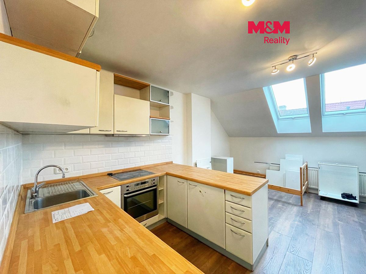 Prodej rodinného domu 246 m², pozemek 223 m²